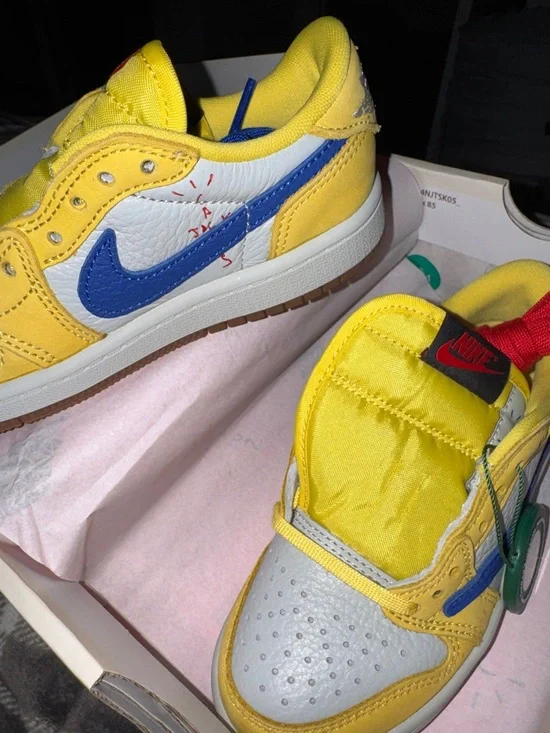 Nike Kids Low-Top Sneakers in Yellow, Blue & White - Picture 5 of 5